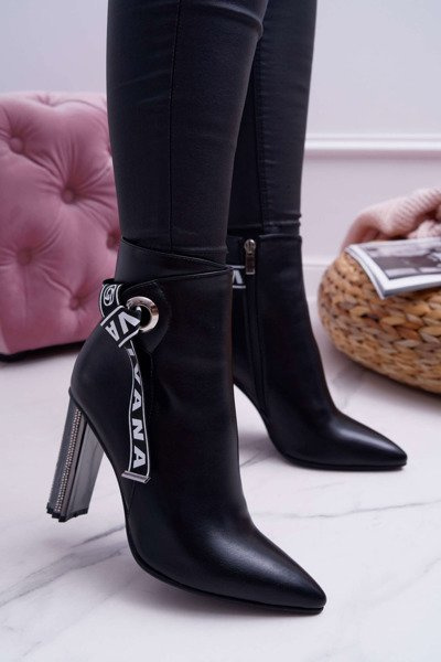 Women's Stiletto Pointed Booties Black Macada