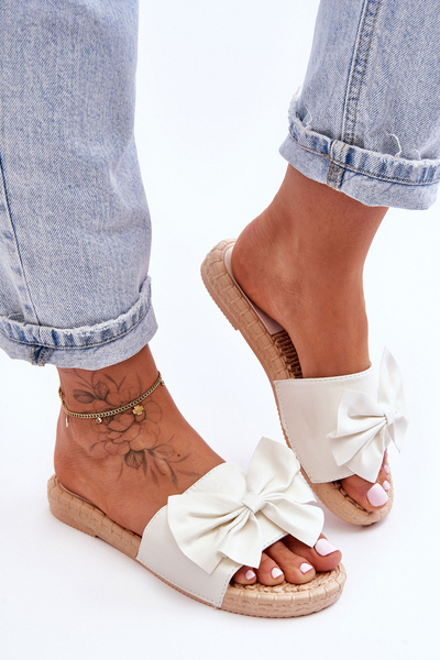 Fashionable women's slippers with a bow white Estera