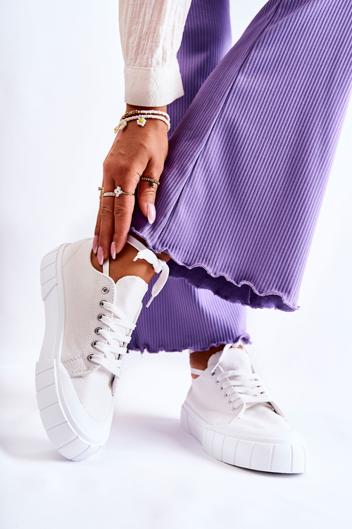 Women's Sneakers On The Platform White Comes