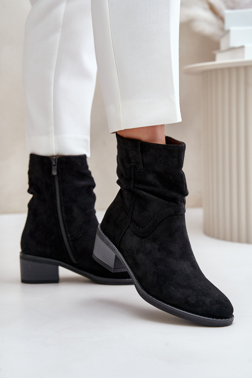 Warm women's ankle boots with gathered upper on low heel black Zinanya