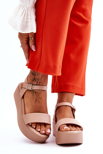 Women's Sandals On A Massive Platform Nude Casen