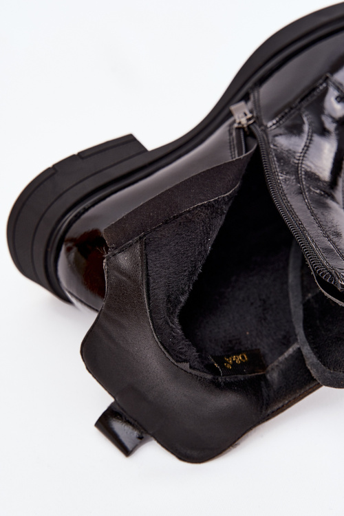 Damskie Botki Z Naturalnej Skóry Lakierowanej Czarne D&A MR52-108