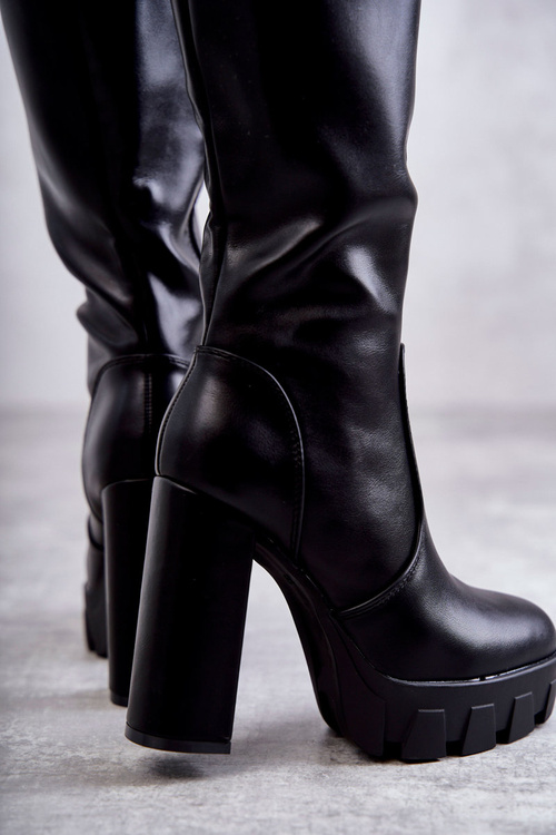 Fashionable Leather Boots On The Platform Black Isabell
