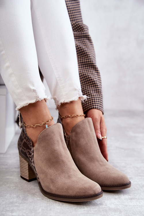 Women's leather boots on a high heel Maciejka Beige 04492-43