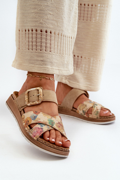 Comfortable Women's Flip-Flops With Flower Buckle Inblu GS000051 Brown