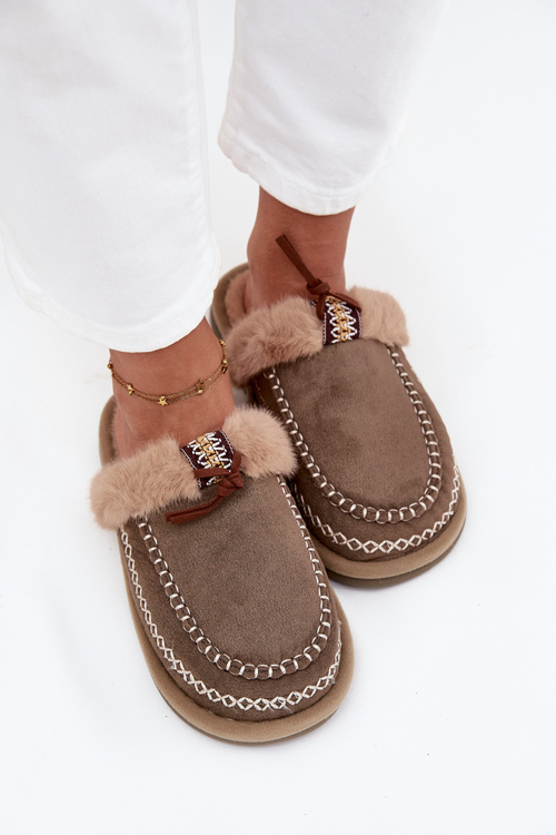 Women's slippers with fur and embroidery Green Perivelle