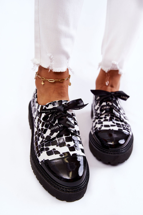 Lacquered Lace-Up Shoes Laura Messi 2441 Black and white