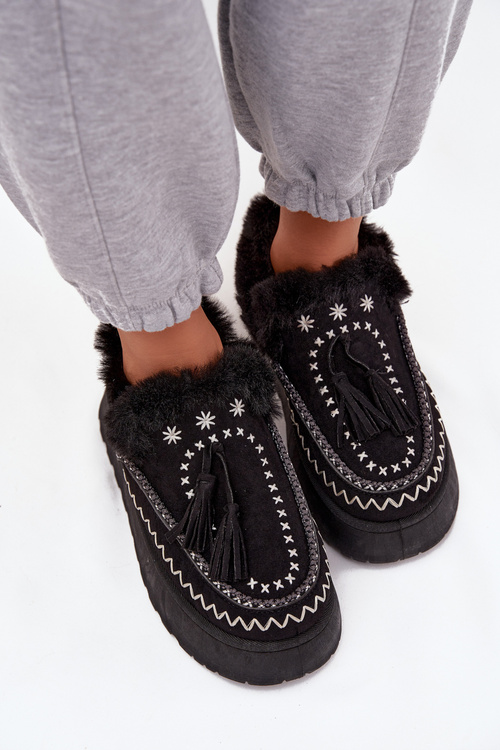 Women's Snow Boots on Platform with Fur and Fringes Black Ferayne