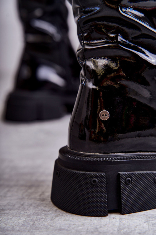 Kozaki Za Kolano Lakier Płaski Obcas Czarne GOE KK2N4023