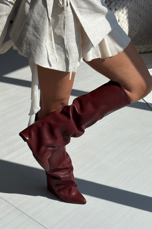 Insulated Women's Boots with Rolled Shaft on a Heel Bordeaux Elivira