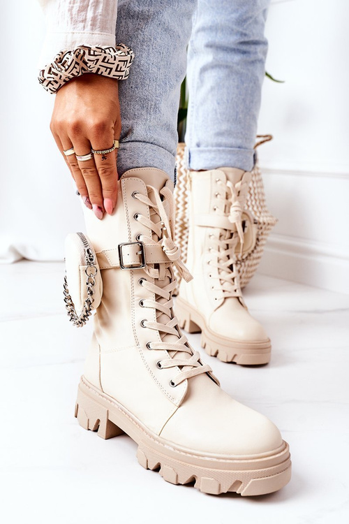 Insulated Boots With A Purse Beige Look At Me