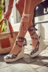 Fashionable Wedge Sandals Black Lamela