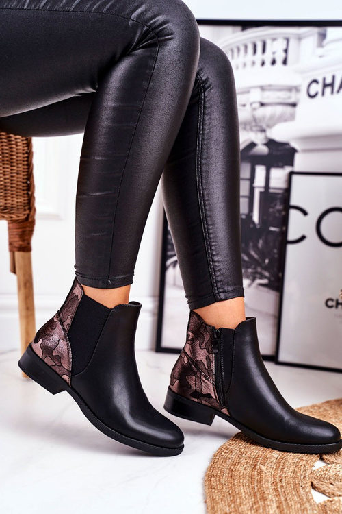 Women’s Boots On Flat Heel Black Dibbo