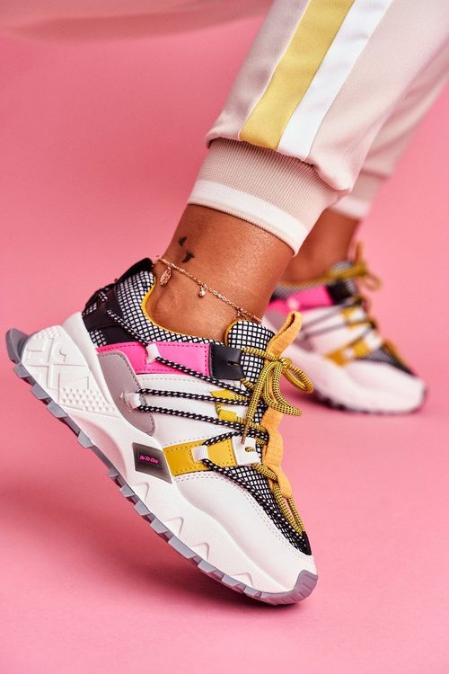 Women's Sports Shoes White LA91 Be One