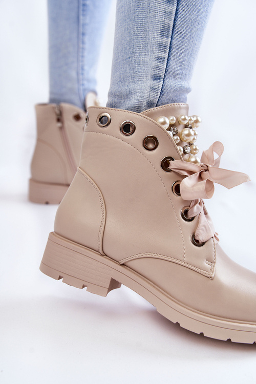 Leather, insulated boots with a zipper with pearls beige Raiso