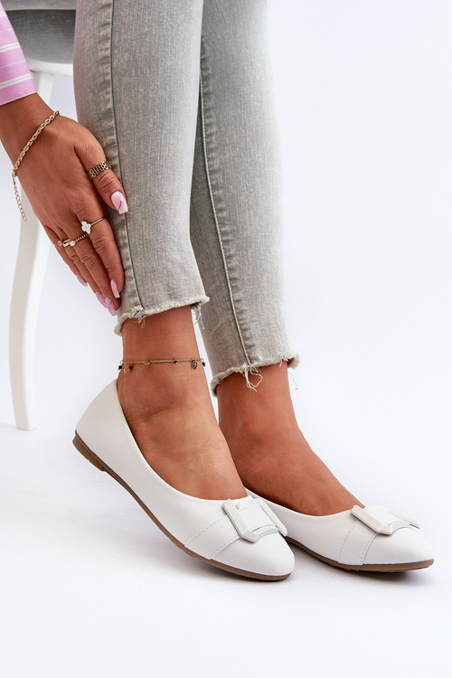 Baleriny Eko Skórzane Z Paskiem I Ozdobą Białe Cadwenla 9988-69