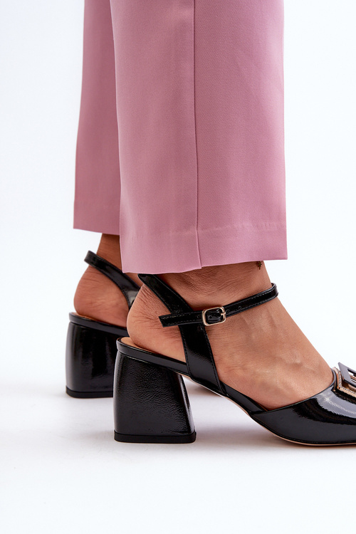Elegant Lacquered Sandals with Heel Decoration Black D&A MR38-202