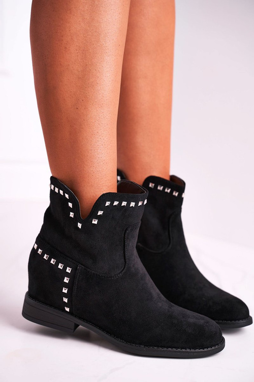 Women’s Boots On Flat Heel Black Autumn Vibes