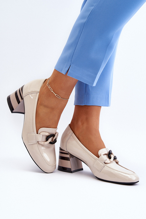 Beige Patent Leather Pumps with Chain Paliotte