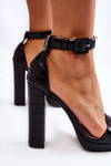 Fashionable Leather Sandals On A High Post Black Perfection