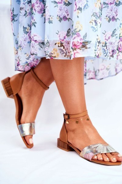 Leather Shiny Sandals Maciejka 04618-29 Camel