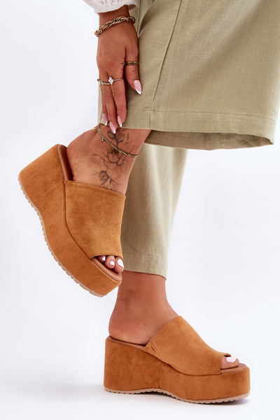 Women's Slippers On A Massive Platform Camel Martina