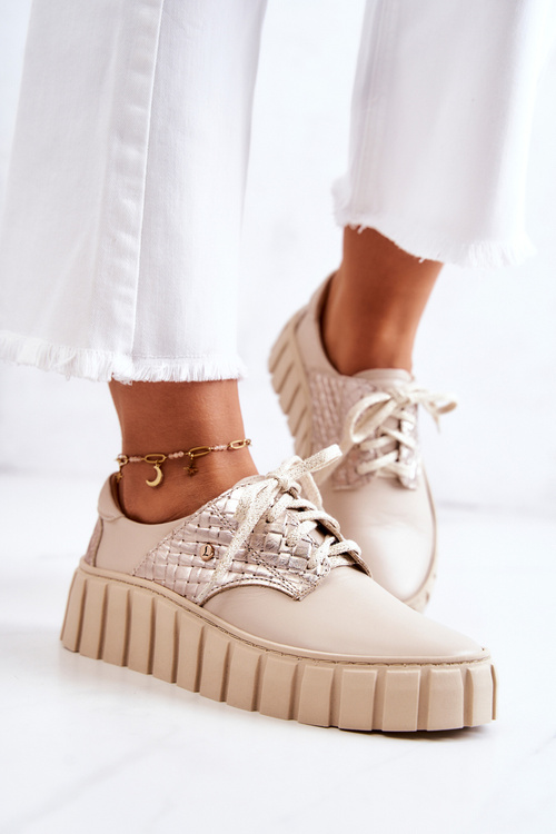 Leather Shoes On The Platform Beige Hypnosis
