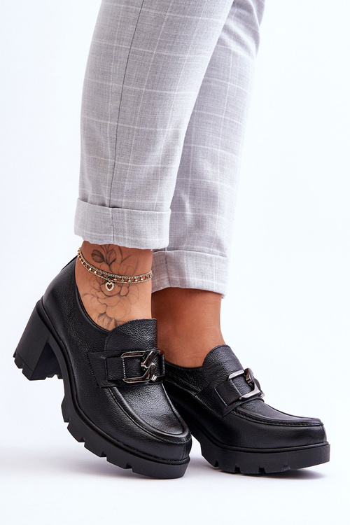 Elegant shoes on a pillar With Silver Ornament Black Harmell