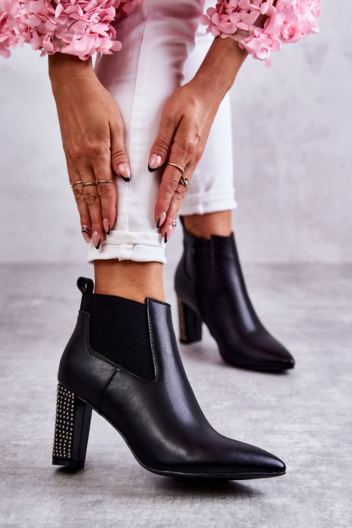 Elegant boots on a post with jets Black Elinor