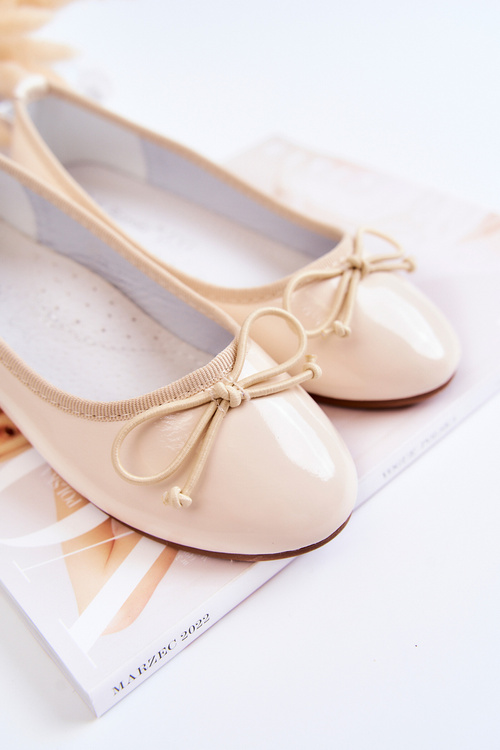Lacquered children's ballerinas with a bow Beige Cassie