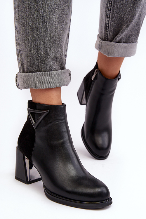 Women's Leather Boots On Heel D&A CR8171 Black