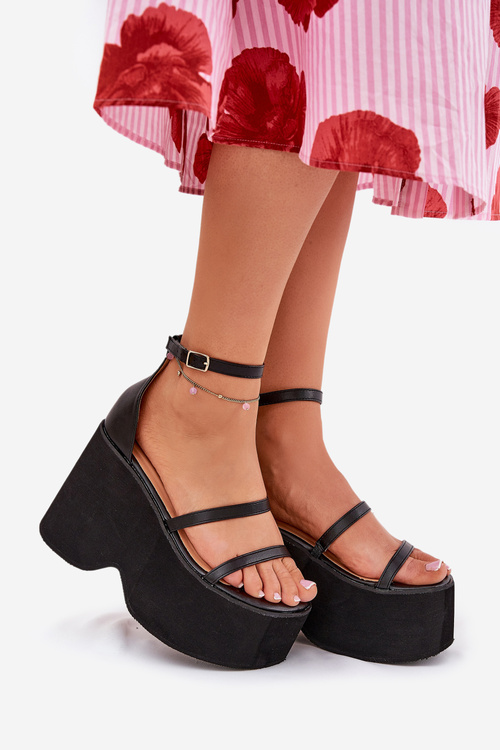 Women's Sandals On Massive Platform And Wedge Black Etette