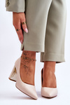 Classic Pumps On A Decorative Heel Beige Elizabeth 
