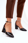 Lacquered Pumps With Pointed Toes On A Heel Black Nossabel