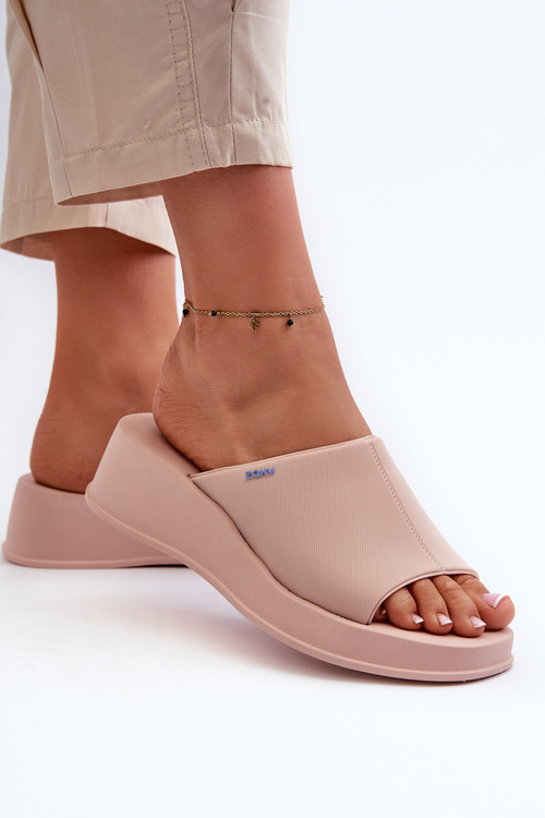 Klapki Na Koturnie Pachnące Damskie Jasnoróżowe ZAXY LL285083