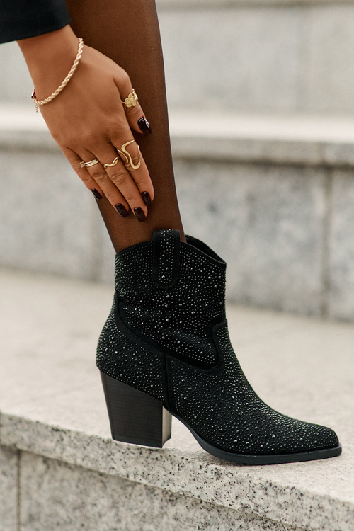 Botki Kowbojki Ze Zdobieniem Obcas Noski W Szpic Czarne S.Barski HY42-121