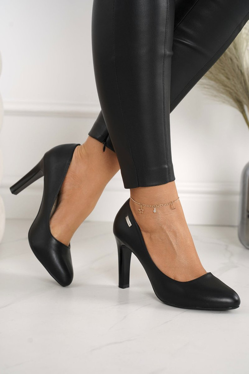 Classic Women's Pumps On A Block Heel Black Eliana