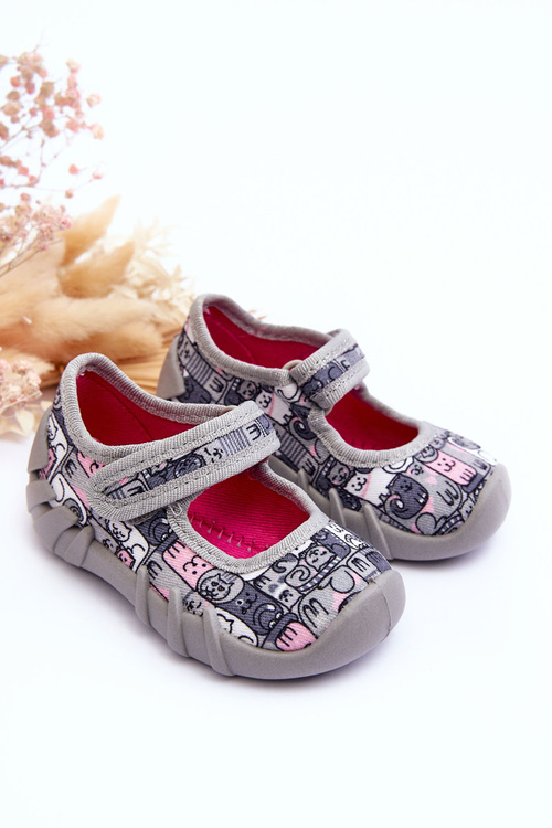 Slippers of the Ballerina Befado Cats 109P261 Gray