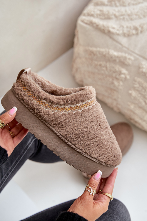 Snow boots on a platform with sheepskin dark beige Mesirra