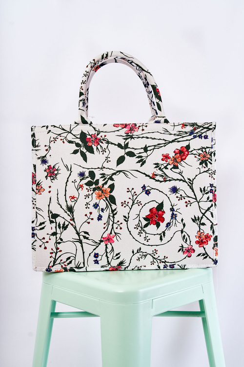 Large Classic Purse In pattern White and Orange Micola