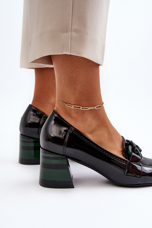 Black Patent Leather Pumps with Chain Paliotte
