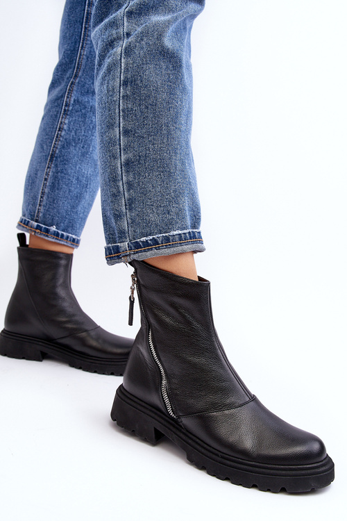 Women's Leather Ankle Boots with Flat Heel Laura Messi 2620/975 Black