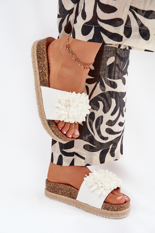 Damskie Klapki Ozdobne Kwiatki Platforma Plecionka Białe Tessara