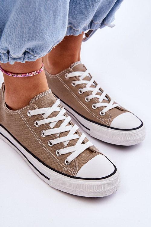Classic Low Women's Sneakers beige Vegas