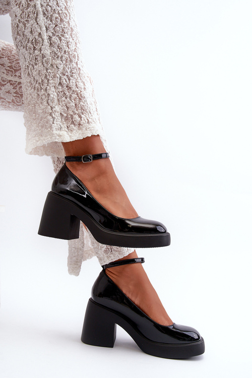 Black Patent Leather Pumps on Chunky Heel by Effiba