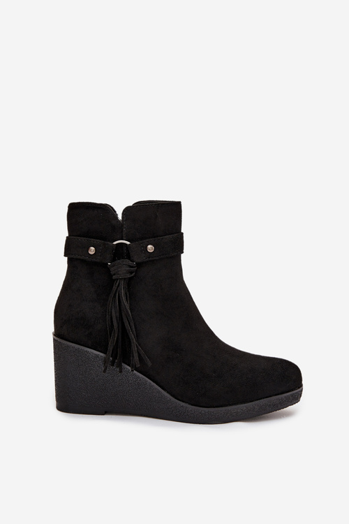 Insulated women's ankle boots with wedge with fringes Black Olivarae