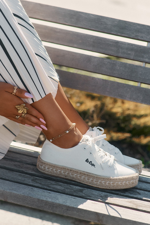 Women's Sneakers With Weaving Lee Cooper LCW-25-44-3217 White