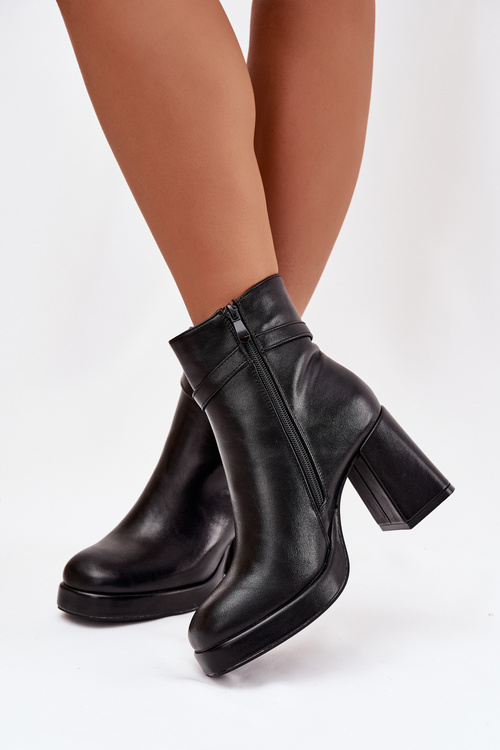 Insulated Women's Ankle Boots with Decorative Strap Black Giordina