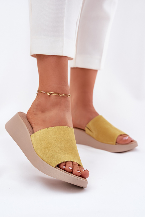 Damskie Klapki Na Koturnie Zamszowe Żółte Panto Fino RR267038