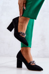 Suede Pumps With A Chain Black Alamoss